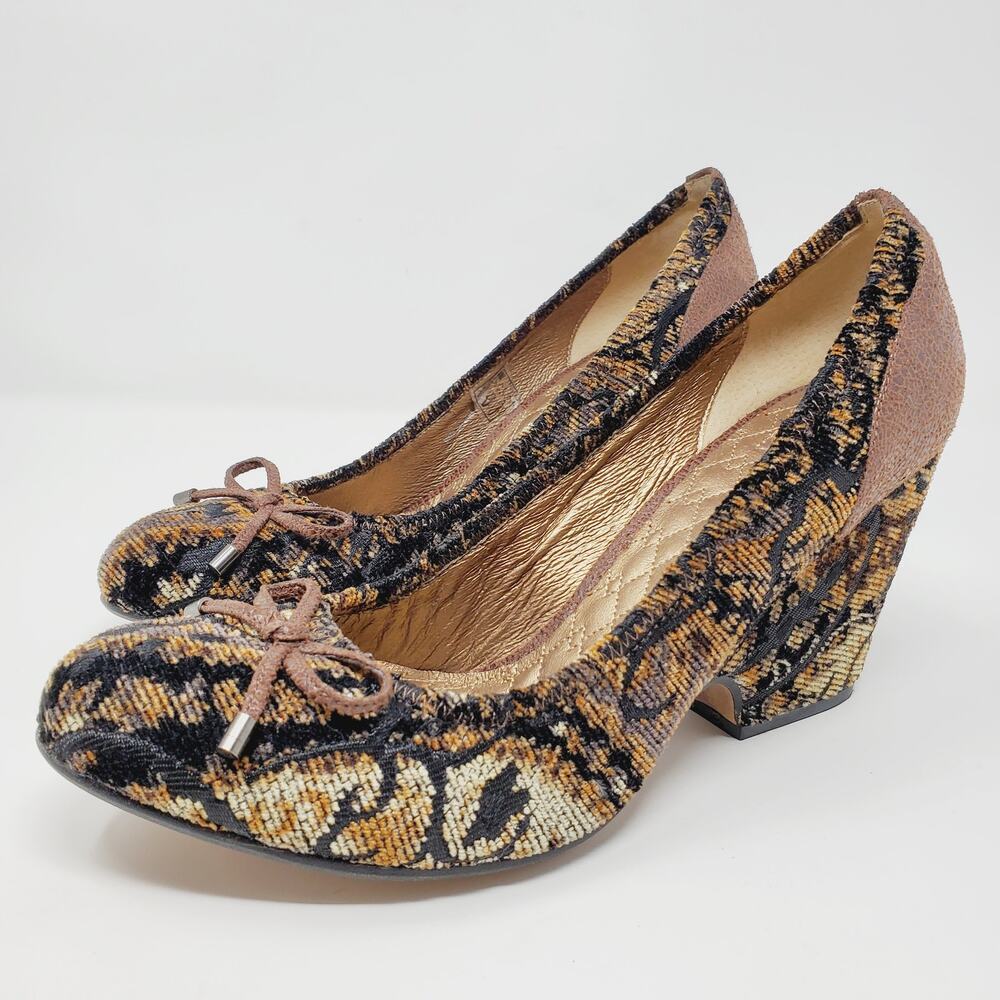 She's N.O.D. Italian Tapestry Floral Heels Bow Wood Sole 40